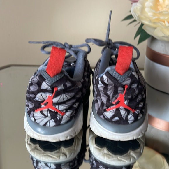 Jordan Gray and Red Athletic Sneakers - Picture 3 of 8